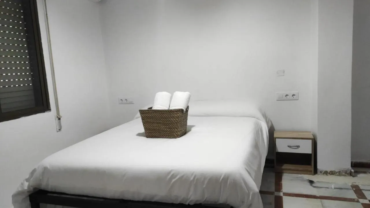 Convenient Rooms - Ferry, Train & Bus Station - Algeciras Guest house